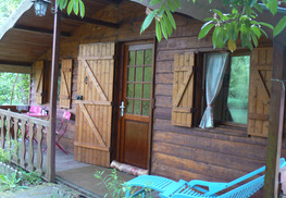Chalet sur le bord de l'étang - Sampigny