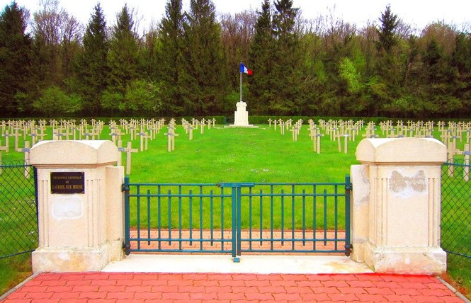 Nécropole française 1 - Lacroix-sur-Meuse