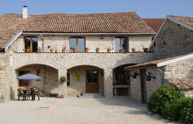 Chez Catharina oldtimer bed & breakfast 3 - Levoncourt