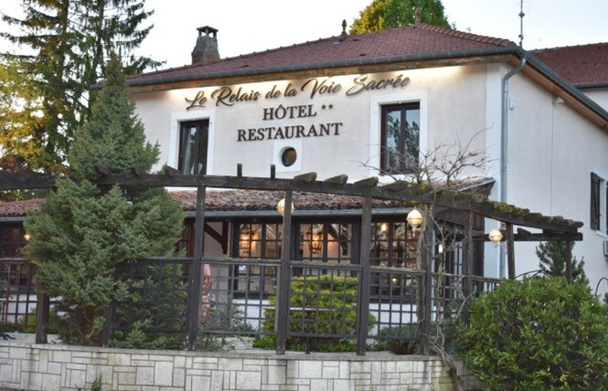 Hôtel-restaurant le relais de la Voie Sacrée 4 - Les Trois-Domaines