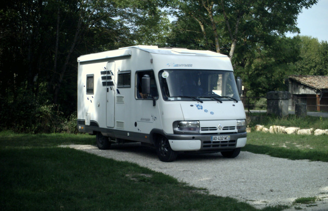 Aire de stationnement 1 - Pierrefitte-sur-Aire