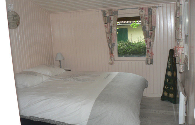 Chalet sur le bord de l'étang 2 - Sampigny